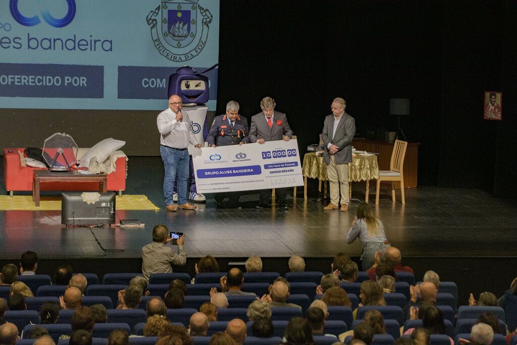 «Insónia» e muita solidariedade renderam dez mil euros de apoio à aquisição de ambulância de socorro