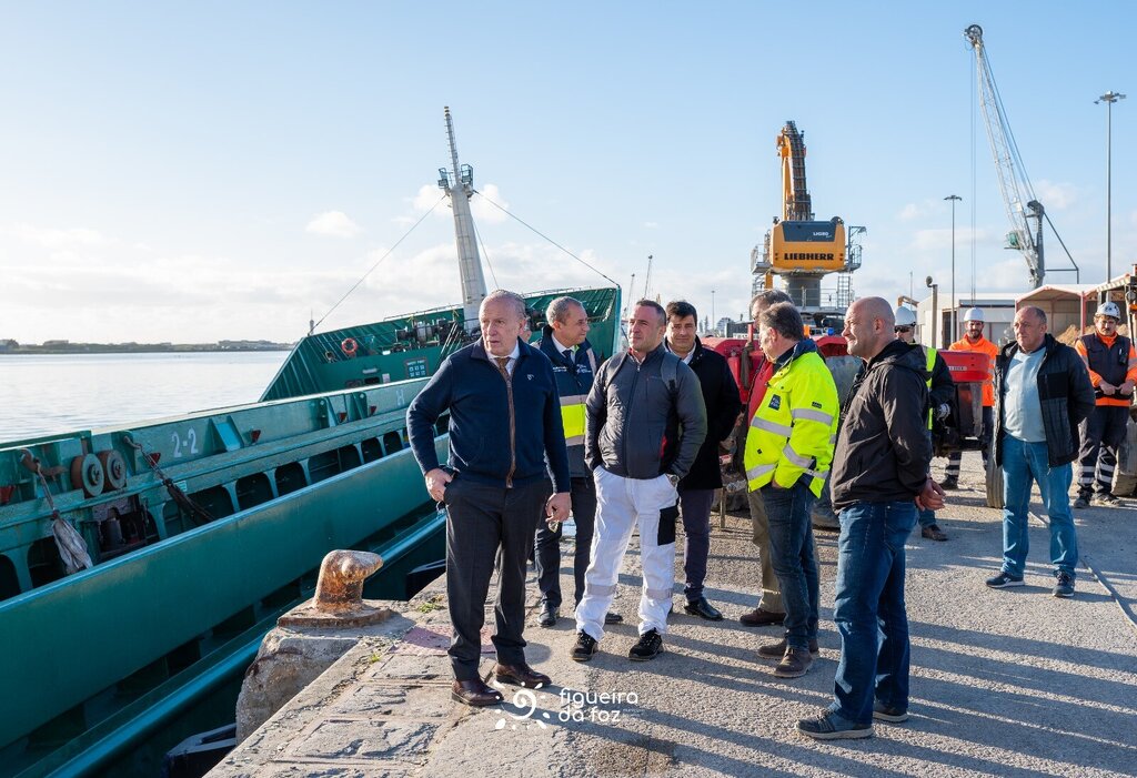 Pedro Santana Lopes inteira-se da situação do navio ORKO 