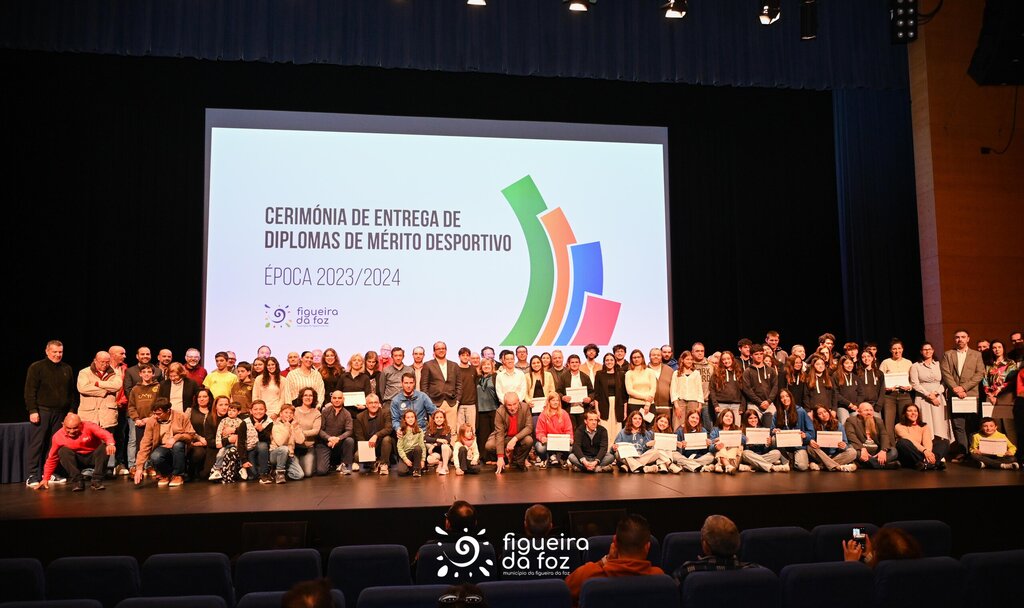 Município distinguiu cerca de 170 atletas de clubes do concelho com diplomas de mérito desportivo