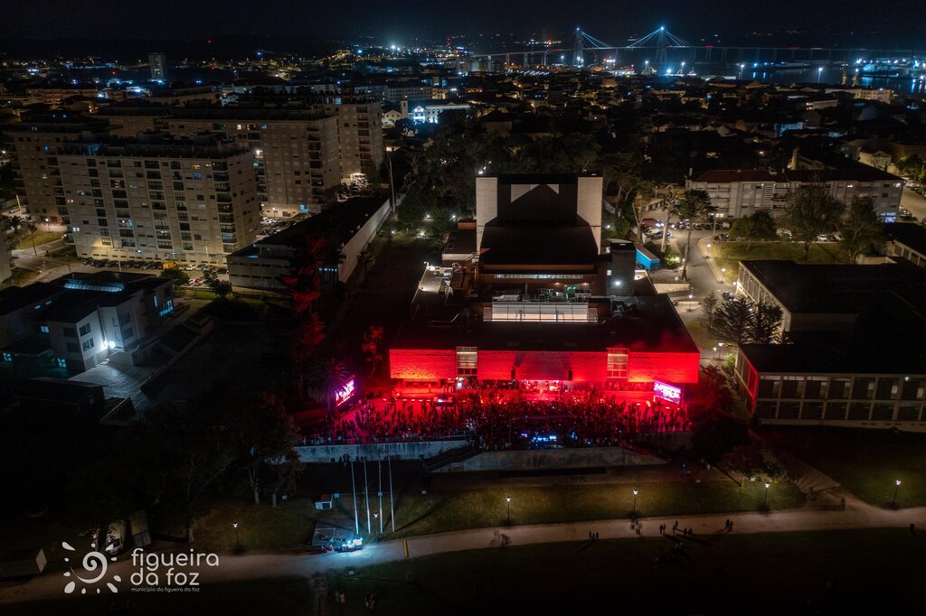 CAE com festa de aniversário inesquecível