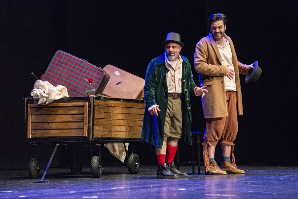 2Piolhos & Atores " marca a estreia no CAE da primeira companhia de teatro profissional da Figuei...