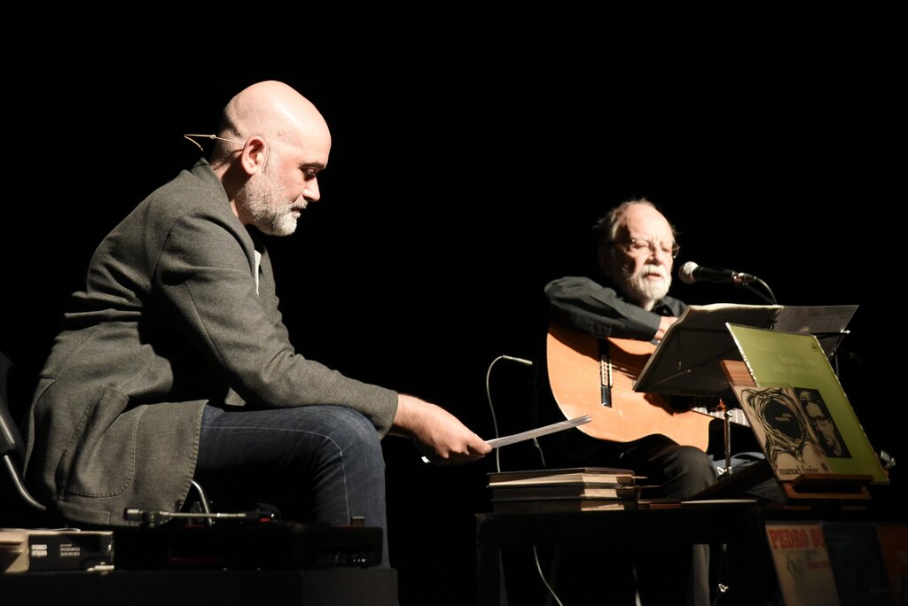 Manuel Freire e Isaque Ferreira animaram mais uma sessão de «Terças com Poesia» 